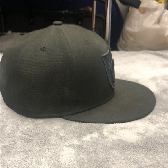 New Era Black Hat Monochromatic Design - Picture 3 of 6